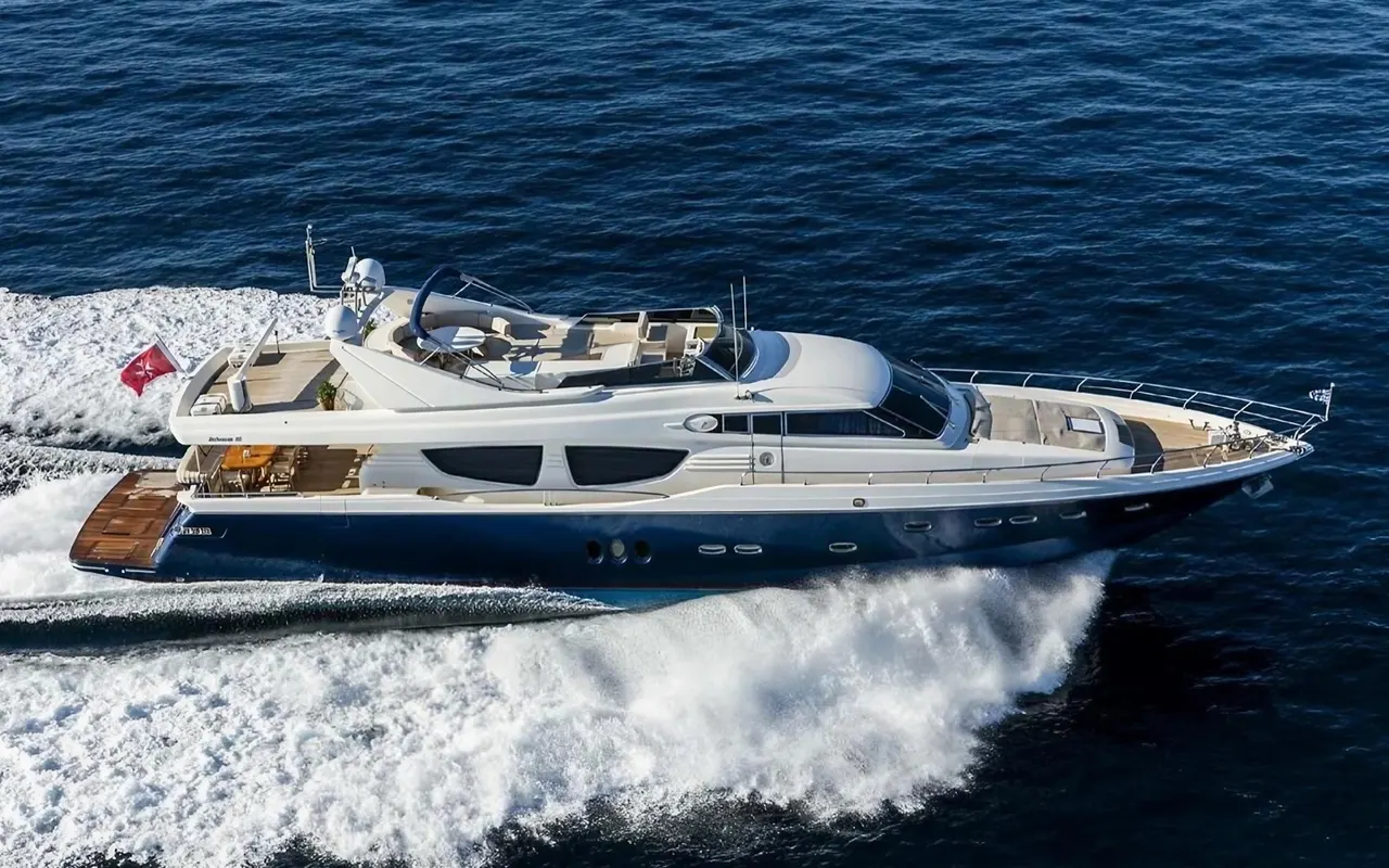 Yates privados en Paros, Paros